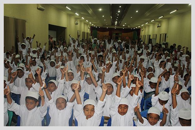 Foto Para Peserta Sunatan Massal